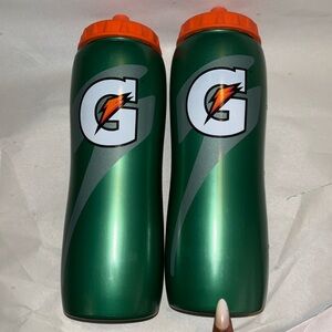 Gatorade 32 oz waterbottle bundle‎ of 2 NWT